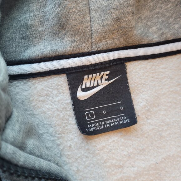 Nike Pull Over Hoodie - Picture 2 of 2